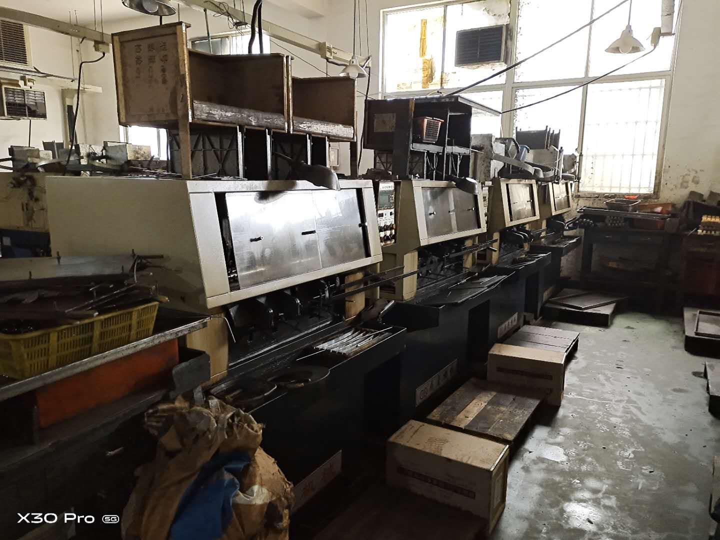 <p>
	车间环境
</p>